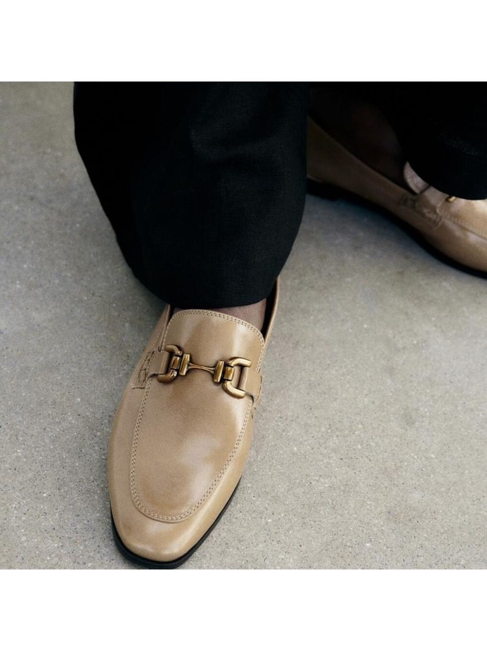 ZARA CHAIN TRIM LEATHER LOAFERS LIGHT BEIGE SZ US 10 EU 41